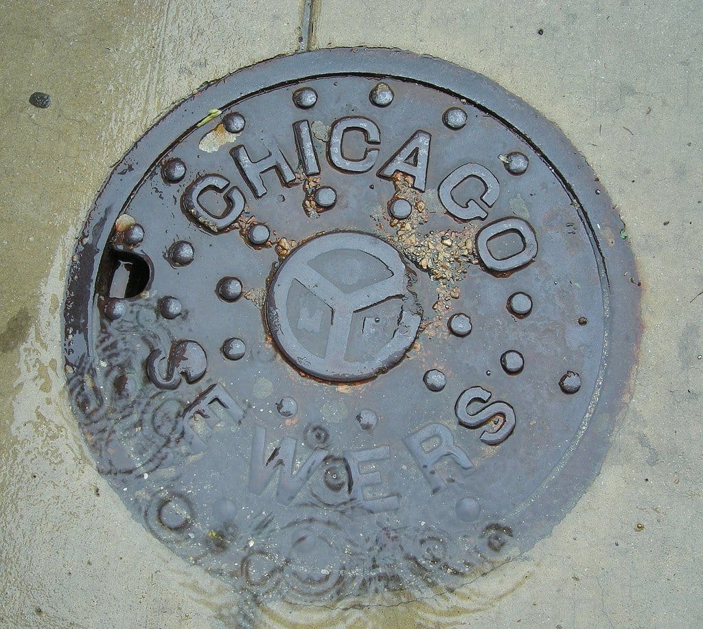 chicago-sewer-cover-lazonga.jpg