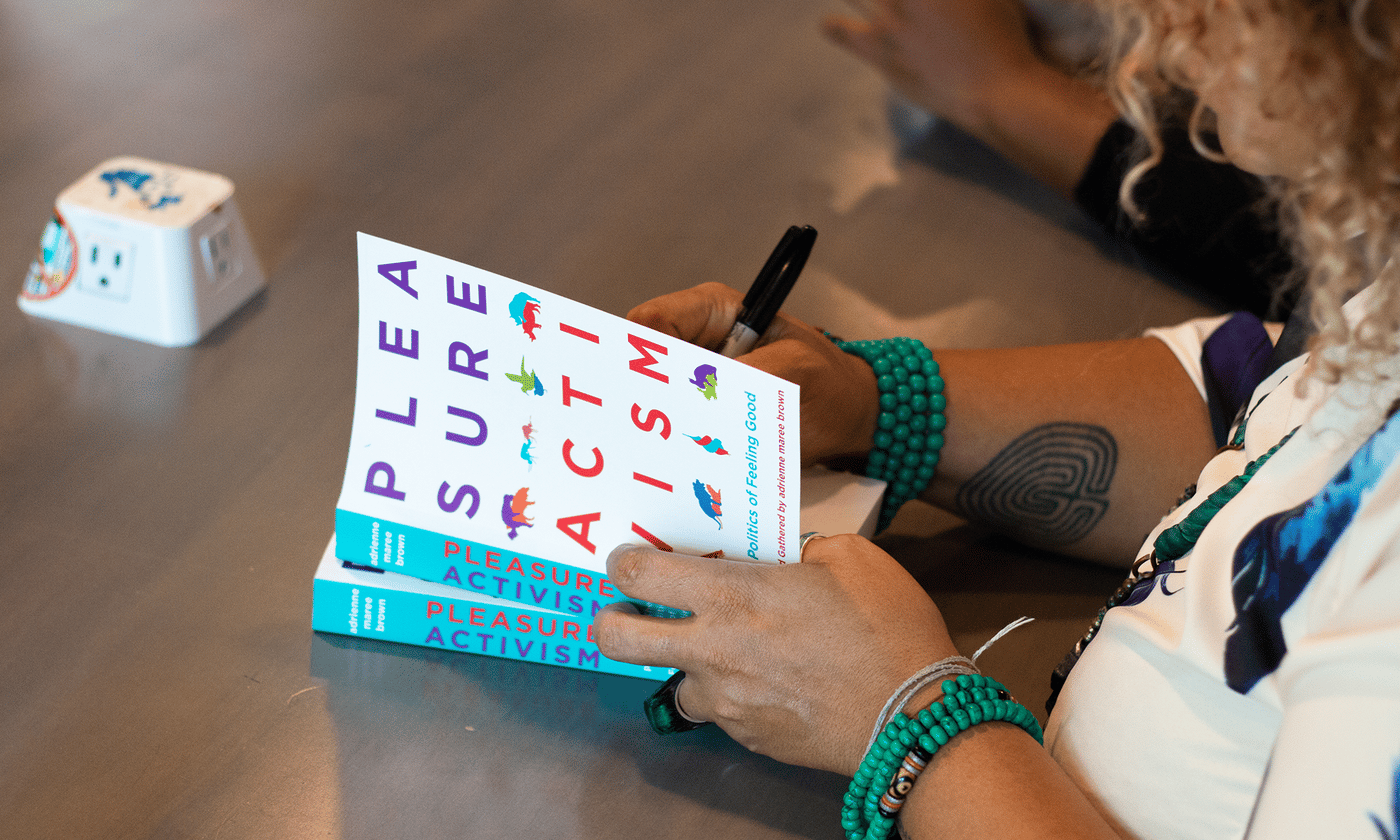 happy hour book sign 5.png